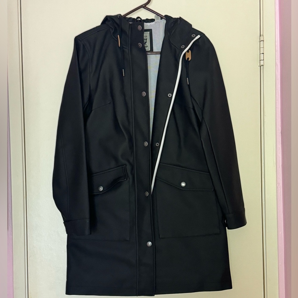 NEW Levi’s Heavy Duty Rubber Black Raincoat. Never Worn!